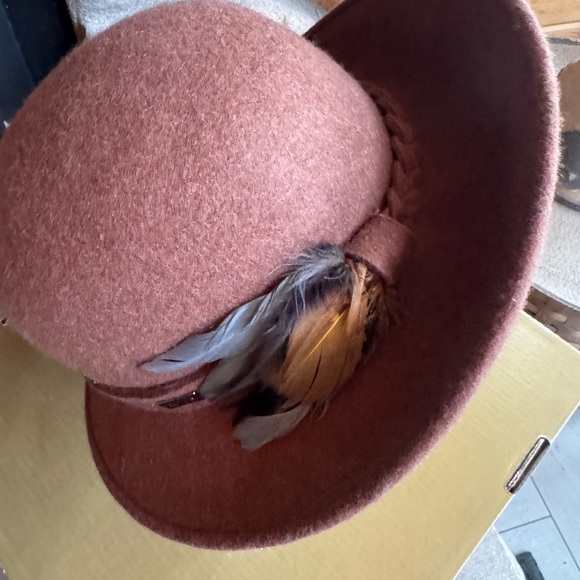 1990s Betmar 100% Wool Feathered Hat - Picture 2 of 6